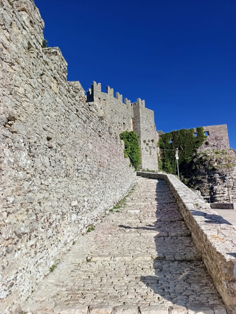 Erice kamienne miasteczko